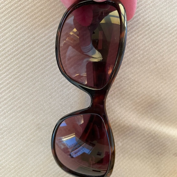 Five pair of sunglasses - Picture 2 of 10